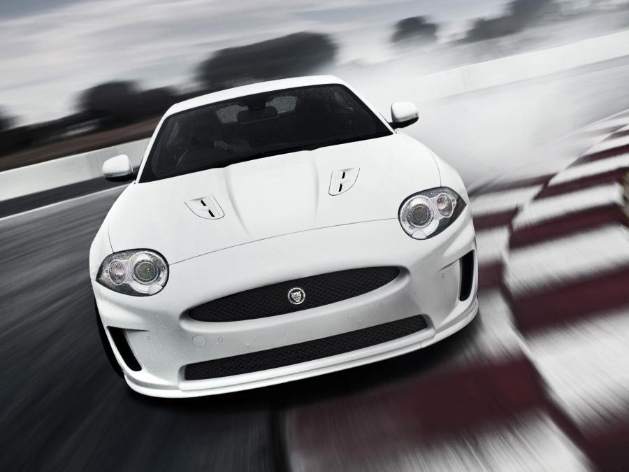  Jaguar XKR Coupe Black Package 2010 года  (фото 13 из 16)